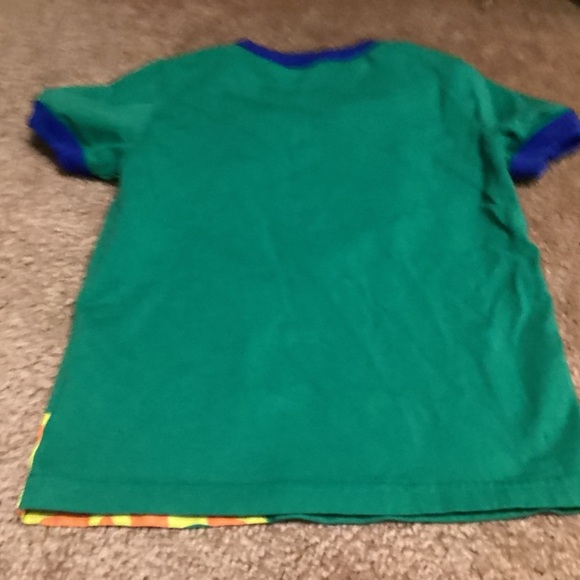 Mini Boden Green Tee with Giraffe and Ice Cream Design - Picture 3 of 3